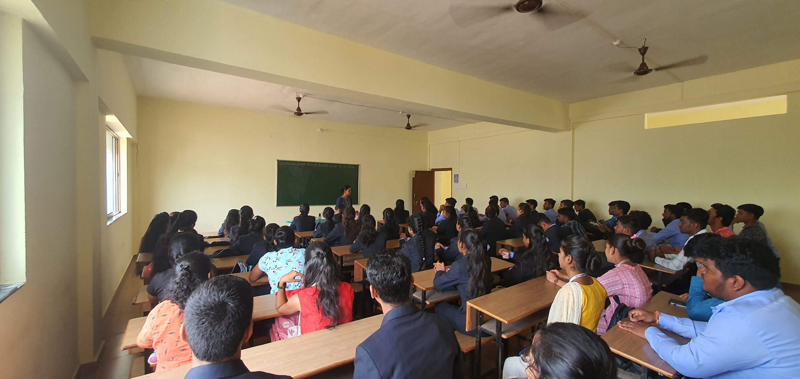 Classrooms - Shree Pushpasen Sawant College Of Diploma In Pharmacy